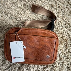 NWT crossbody bag/Purse/fanny pack